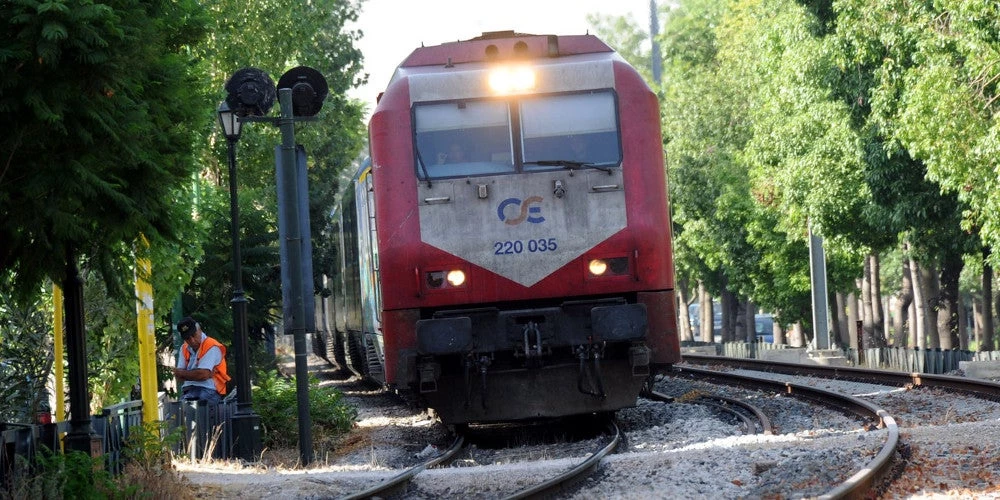 «Χειρόφρενο» στα τρένα – Απεργία των σιδηροδρομικών στις 25-26 Ιουλίου